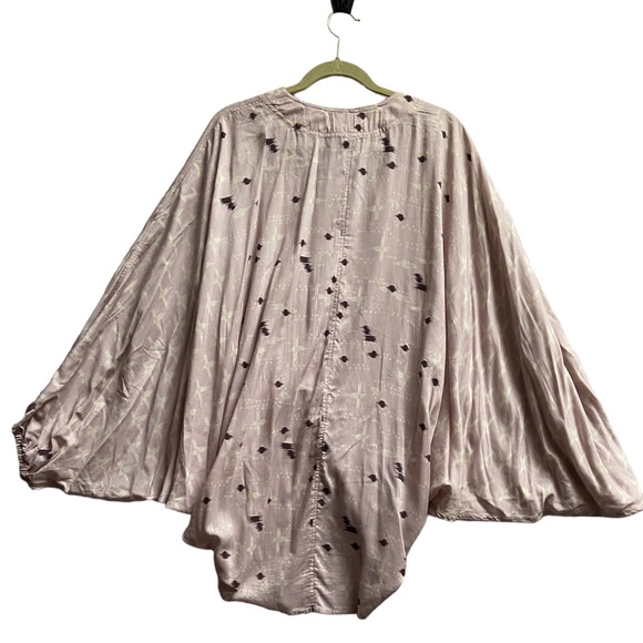 Saachi Anthropologie Kimono lightweight - Picture 2 of 9